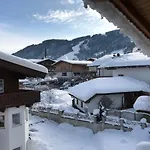 Haus Marjanne 3* Niederau