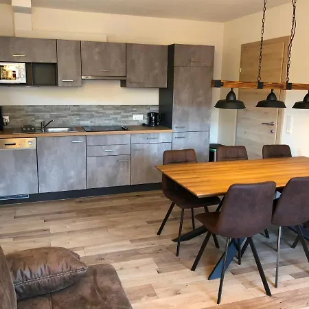 Haus Marjanne 公寓式酒店